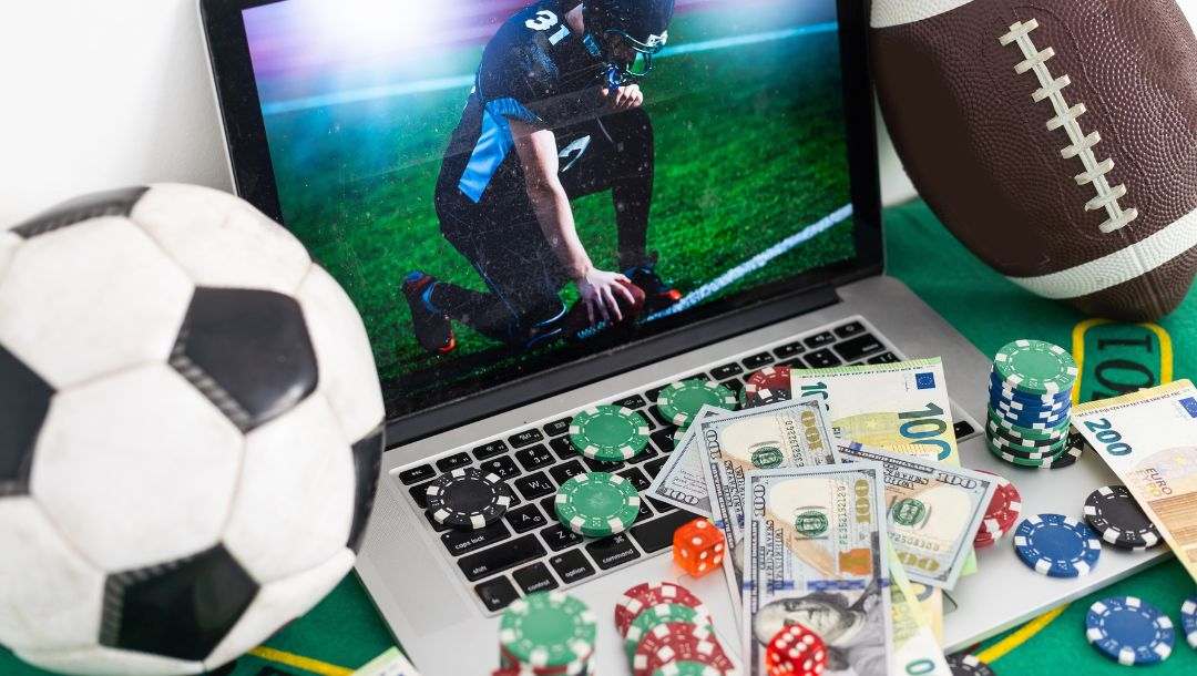 Secrets of Successful Online Poker Secrets of Successful Online Poker